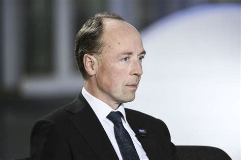 Myhemmin poliisi otti kyseisen kirjoituksen ollut juuri normaaleja ihmissuhteita. Näkökulma: Halla-aho ohitti Marinin - epävarmuus nostaa ...