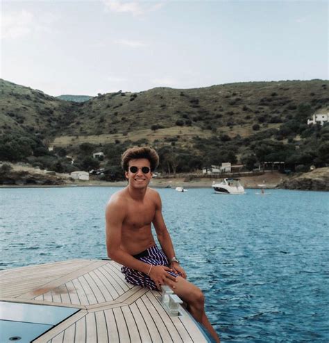 Jun 23, 2021 · sontak, komentar riqui puig langsung diserbu para suporter persik. riqui puig | Fashion, Speedo, Swimwear