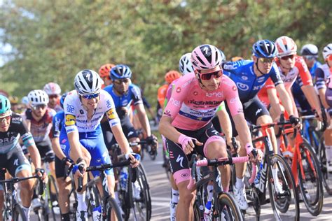 Burgos hosts the big start of the vuelta a españa at saturday 14 august. Almeida, l'obiettivo 2021 è la Vuelta Espana