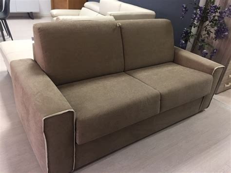 Nel nostro outlet divani milano , presente presso il nostro showroom abbiamo a disposizione 40 divani letto modello parigi in tessuto completamente sfoderabile e lavabile ad la rete è con doghe di legno ergonomiche con materasso in waterlily anallergico. Divano letto Badaboom Family bedding sconto del 33%