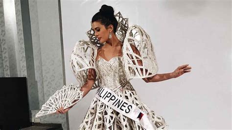 Tu vestido de novia es el más bonito y especial que te pondrás en tu vida. Katarina Rodriguez's National Costume Is Stunning