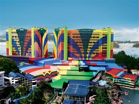 The first world hotel is the biggest hotel in the world but the size of the rooms are relatively smaller compared to awana genting highlands. Book Resorts World Genting - First World Hotel in Genting ...