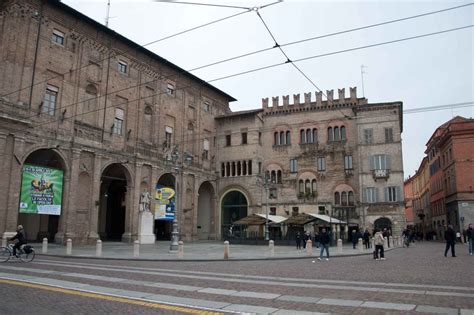 Parma is a city southwest of cleveland. Parma: il Comune pubblica l'elenco di chi fa consegne a ...