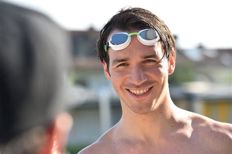 Der umgang mit der natur sei bedenklich, ebenso wie der zunehmende bewegungsmangel unter kindern. Schwimmtraining: Felix Neureuther springt ins kalte Wasser ...