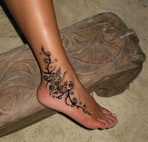 It is not unheard of at all to see compelling henna types being utilized in permanent tattoo testing, since the curvature and detail of the artwork is usually quite visually striking. How Long do Henna Tattoos Last 75+ Inspirational Designs ...