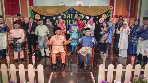 Kementerian kebudayaan belia dan sukan. Ucapan Selamat Hari Raya dari Warga Kementerian Belia dan ...