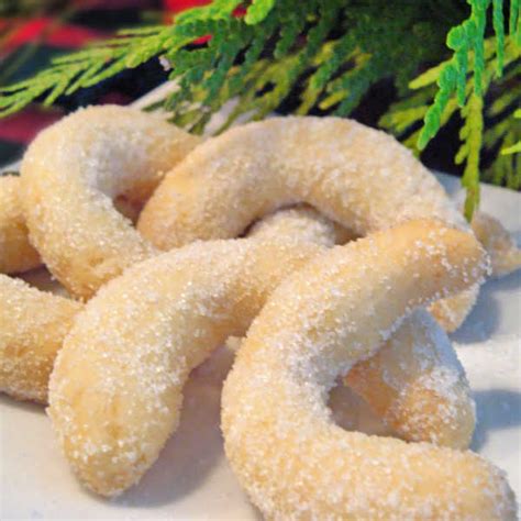 The recipe, including the preparation of vanilla sugar, is very detailed. Vanillekipferl Austrian Christmas Cookies / Vanillekipferl ...