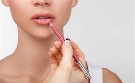 Lipstik merah yang berasal dari brand korea ini mempunyai warna yang unik dan kekinian. Beauty Journal - Situs kecantikan dan gaya hidup andalan ...