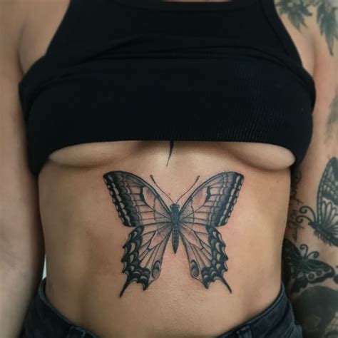 They can be used as your own sign of elegance, luxury, charm, innocence and love. 150+ Cute Stomach Tattoos for Women (2021) - Belly Button ...