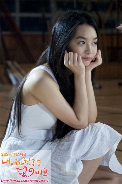 Selama kunjungan di sebuah kuil tua, ia sengaja membebaskan gumiho (shin min ah) dari sebuah lukisan berusia lima abad. My Girlfriend is a Gumiho Cast (Korean Drama - 2010) - 내 ...