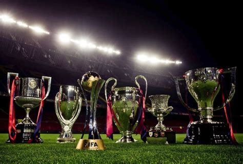 Barcelona accomplished two new records in spanish football in 2010 as they retained the la liga trophy with 99 points and won the supercopa de españa for a ninth time. Troféus do Futebol: Times Inesquecíveis: Barcelona 2009