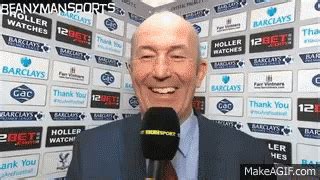 Da wannan nasara emery ya kafa tarihin kocin da ya lashe europa league karo hudu a tarihi, bayan da ci a 2014 da 2015 da kuma 2016. Tony Pulis GIF - Tony Pulis Laugh - Discover & Share GIFs