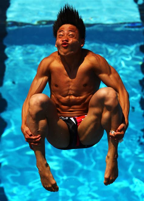 Gif diving edit funny gross olympics. This Is How Olympic Divers Really Look While Diving ...