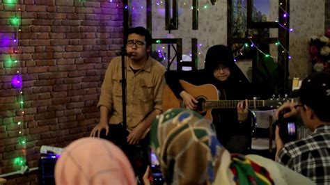 Download mp3 getaran jiwa p ramlee gratis, ada 20 daftar lagu getaran jiwa p ramlee yang bisa anda download. P. Ramlee - Getaran Jiwa (live cover) - YouTube