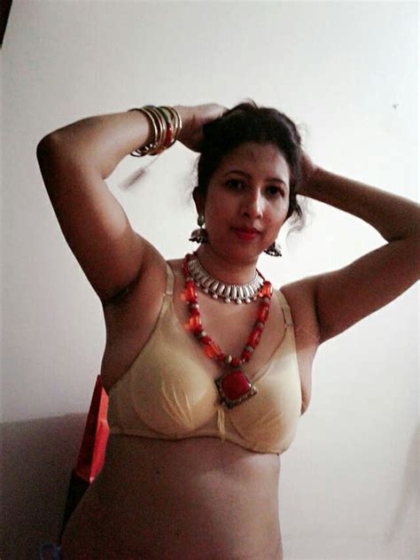 Kannada hot serial actress mallu aunty navel press thopul enjoyed melons cleavage. 40+ Aunty Navel - Pin on sagheermughal : Teasing, teasing ...