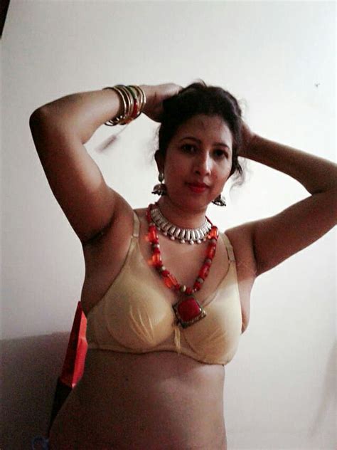 Explore tweets of indian aunty navel @aunty_navel on twitter. 40+ Aunty Navel - Pin on sagheermughal : Teasing, teasing ...