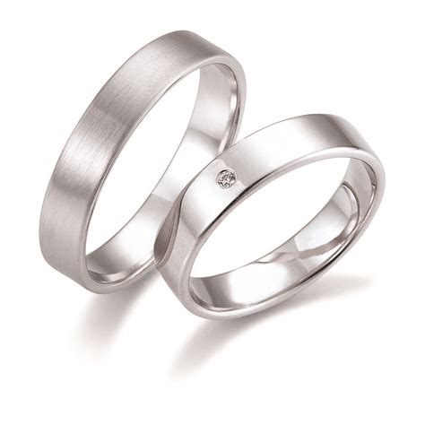 Du bist auf der suche nach dem idealen brautkleid? #Trauringe #Eheringe #Partnerringe #Beisteckring #gelbgold ...