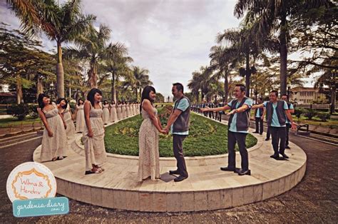 Ada banyak konsep serta tema yang bisa dijadikan inspirasi untuk foto prewedding anda bersama pasangan, misalnya dengan tema casual. 10 Spot Gratis Prewedding Foto di Bandung yang Bisa ...