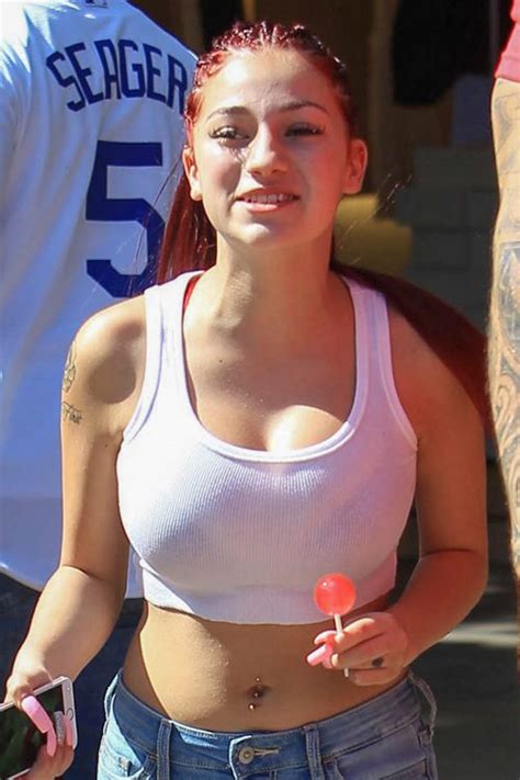 Many men think they can lick a pussy, but there's a difference between thinking you can do it and actually knowing how to lick pussy. 21 Celebrity Belly Button Piercings | Steal Her Style