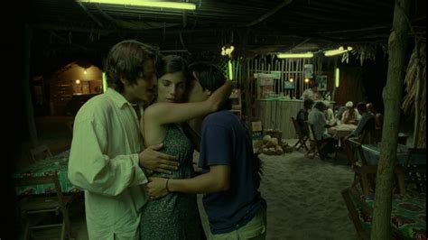 Oyuncular diego luna, gael garcía bernal, maribel verdú. Apimentário | Y Tu Mamá También (2001) - Clube da Poltrona