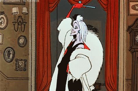 Emma stone stars as estella cruella de vil in the devilish villain origin story, and emma thompson takes on the role of baroness von hellman, the head of a prestigious london fashion house and estella's biological mother and rival. Filme "Cruella De Vil" com Emma Stone é adiado para 2021 ...