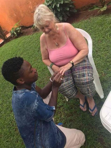 I'm a nigerian man and i've been married to a (white) caucasian woman since august 2015. Young Nigerian man proposes to his older oyinbo lover ...