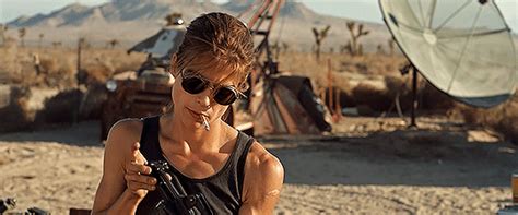 She is facing 90,000 soldiers. you're beautiful marty! : Linda Hamilton as Sarah Connor ...