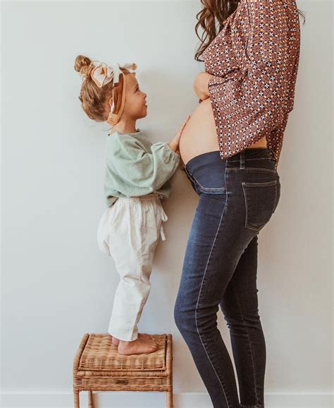 Photographer and model best known for posting lifestyle and travel photos to his popular instagram account. Pregnant Belly Rub Instagram - pregnantbelly