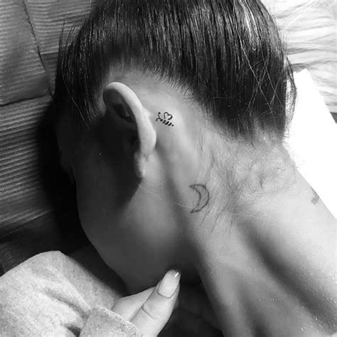 Ariana seems to have an addiction to tattoos, as she keeps on showing up with new additions to her body art collection. Ariana Grande pays tribute to Manchester with bee tattoo ...