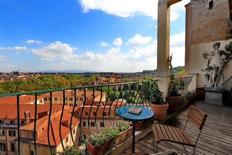 We will help you choose an apartments, get a mortgage and a residence permit. Rome - Appartement à louer avec terrasses et vues incroyables