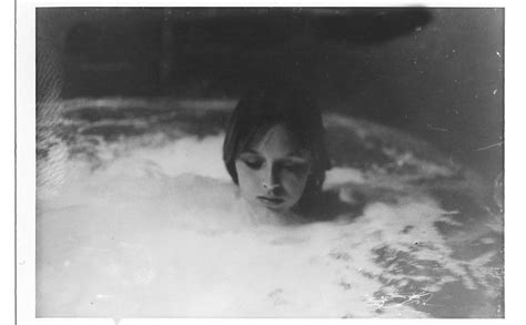Vivo felice con jacuzzi, il. Polanski sem romance - 24/03/2019 - Serafina - Fotografia ...