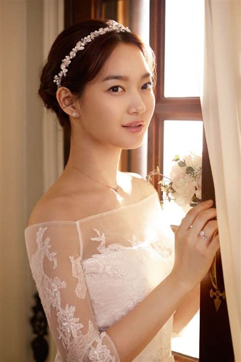 168 cm (5'5″) blood type: Shin Min Ah - Hello Dear