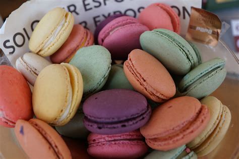 Not to be confused with macaron. 무료 이미지 : 식품, 생기게 하다, 색깔, 화려한, 빵 굽기, 마카롱, 디저트, 먹다, 케이크 ...