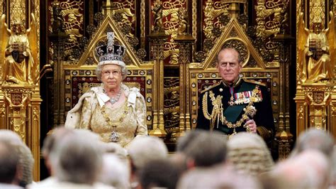 The Queen: Her longest reign in numbers | ITV News