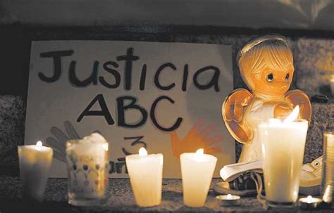 Forty four children died that day and the death toll subsequently rose as additional children succumbed to their injuries. Notifama Informaciòn Nacional: A cuentagotas, los apoyos a víctimas de guardería ABC