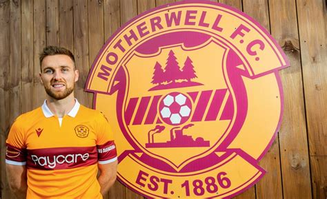 Han spiller hovedsageligt som forsvarer for motherwell i premiership. O'Donnell joins Motherwell | SPFL