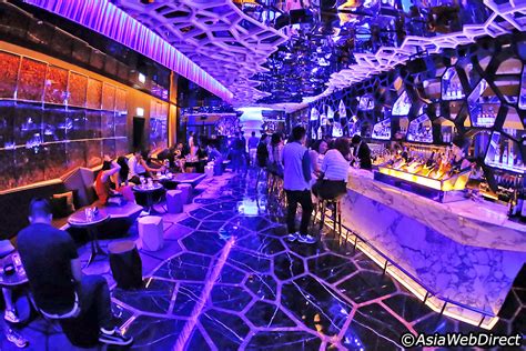 Located at the top of h queen's, piqniq is a whimsical rooftop bar and restaurant that's all about fun vibes, refreshing. Ozone - The Highest Rooftop Bar In The World - Boring Party