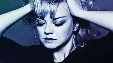 Louisan is her stage name, derived from her grandmother's name louise. Annett Louisan mit einem überraschenden Cover-Album: Ich ...