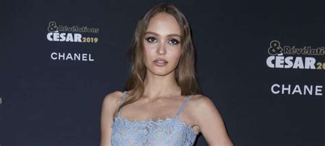 Search results for valérie karsenti. Lily-Rose Depp: Sexy dans une robe en dentelle laissant voir ses seins | MCE TV