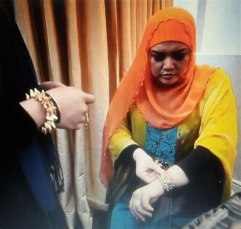 Née siti aishah binti abdul rahman; Bekas Permaisuri Agong Selesa 'Menyamar' Diri Dalam ...