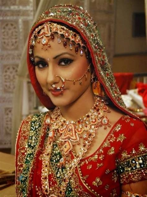 Hina khan was born on 2 october, 1987 in india. Heena khan nangi. Hina Khan Age, Height, Boyfriend, Family ...