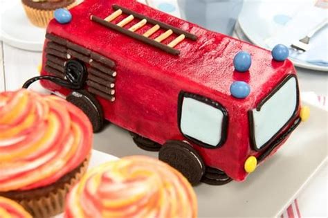 Perfekt für den ersten geburtstag ihres babys! Feuerwehrauto-Kuchen - Rezept von Backen.de | Rezept ...