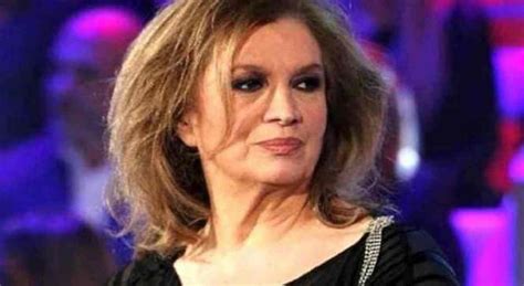 Iva zanicchi, también conocida como el águila de ligonchio, es una cantante, presentadora de tv y exdirigente política italiana. Iva Zanicchi, piccolo incidente a mare: il post su ...