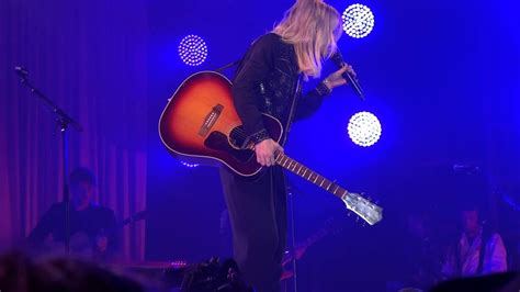 Call your bluff and let you sse a side of me that. Ilse DeLange @ Tuckerville - I'm not so tough - YouTube