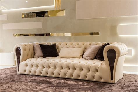 The sofa's sitting area is made up of 3 cushions which can be removed. Luxury Sofas | Роскошная мебель, Дизайн мебели ...