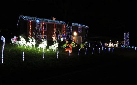 The answer is yes and it's not that hard to do. Johnson County Christmas Displays (metro Kansas City)