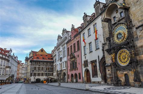 The city is famous for its unique medieval architecture. 11 choses incroyables que vous ignorez sur Prague, la ...