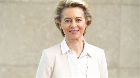 Çok çocuklu bir ailenin kızı olan ursula von der leyen, kendisi gibi doktor olan heiko von der leyen ile evli ve 7 çocuklu… Ursula von der Leyen on European recovery, climate change ...