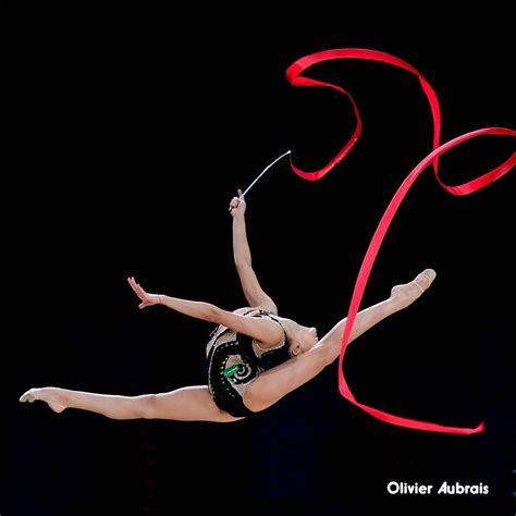 I think dina really thrives with ribbon. Dina Averina (Russia), Grand Prix (Thiais) 2017 | Rhythmic ...