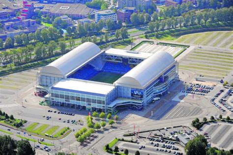 Geen brug is te ver. Kopen GelreDome nog altijd droom voor Vitesse | Arnhem | AD.nl